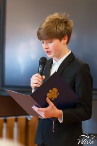 Uczniowie Szkoły uroczyście rozpoczynają obchody